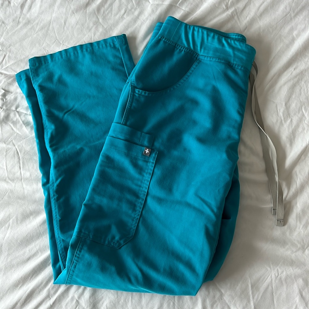 Figs scrub bottoms straight leg size small